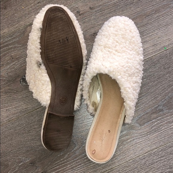 Universal Thread Slippers/Sandals - Picture 3 of 5